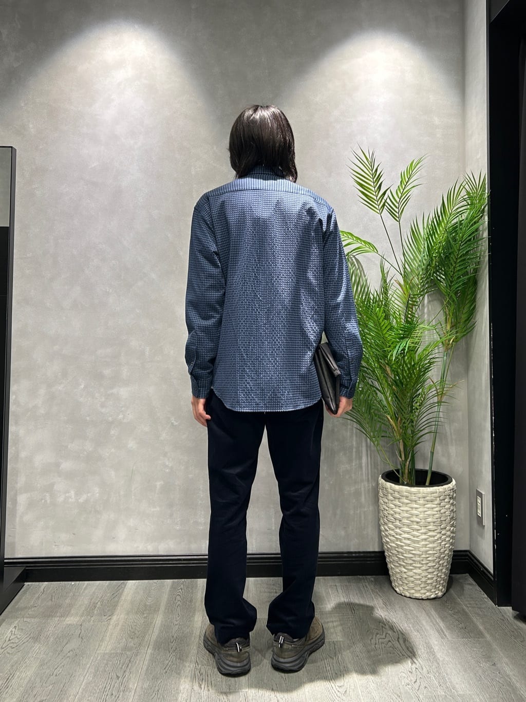 ruiさんの「TAKEO KIKUCHI｜【抗菌防臭/シーズンレス】シアサッカーギンガムチェック ストレッチシャツ」を使ったコーディネート