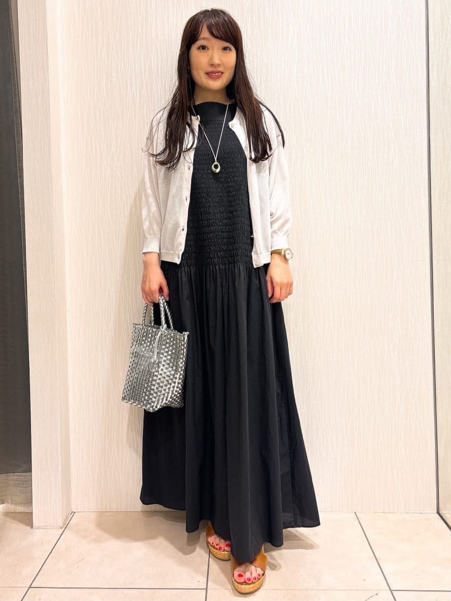 SAHOさんの「UNTITLED｜メタリックメッシュトート」を使ったコーディネート