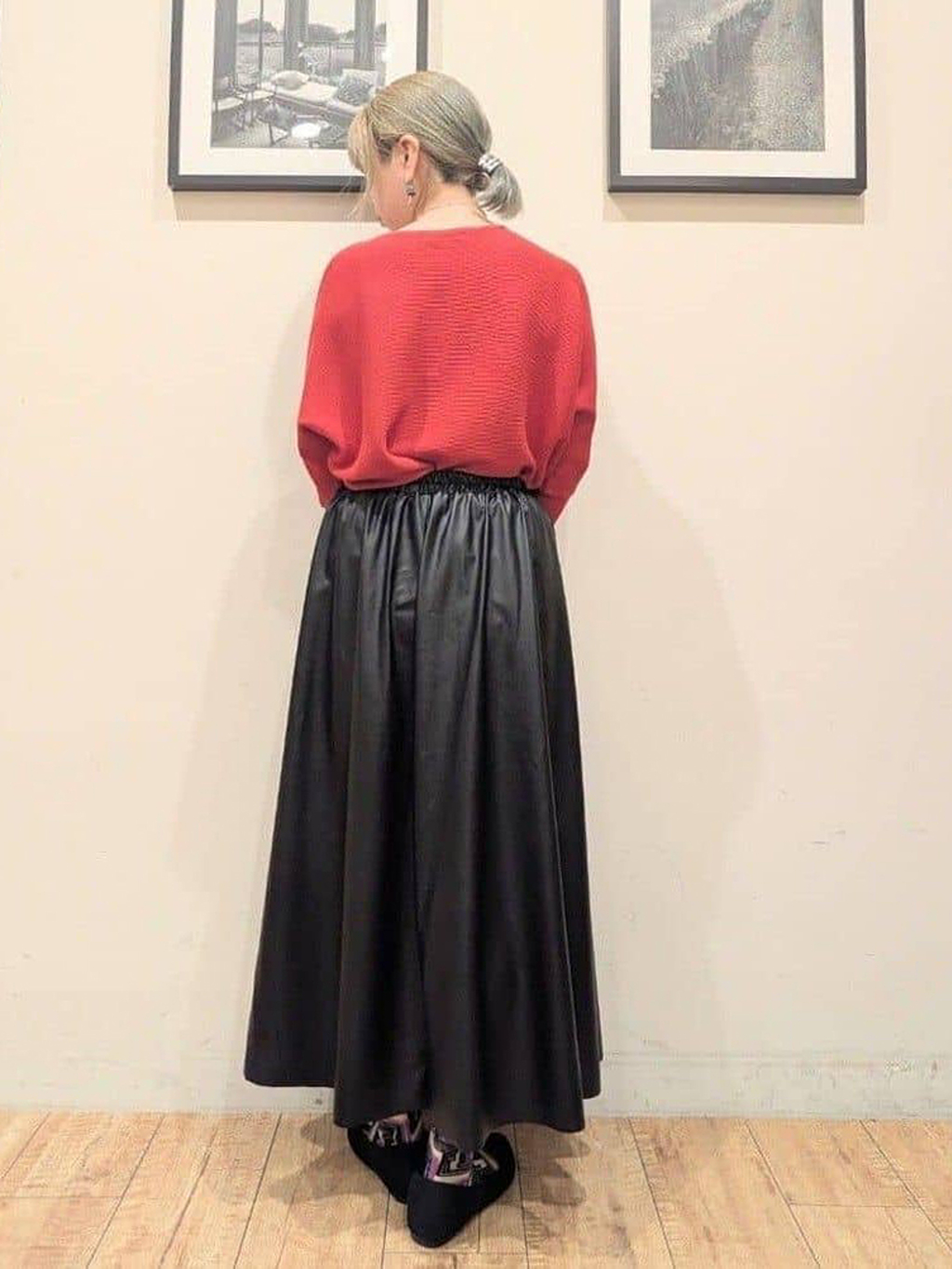 ちえみーぬさんの「SHOO･LA･RUE｜【S-LL】大人の抜け感 合皮フレアスカート」を使ったコーディネート