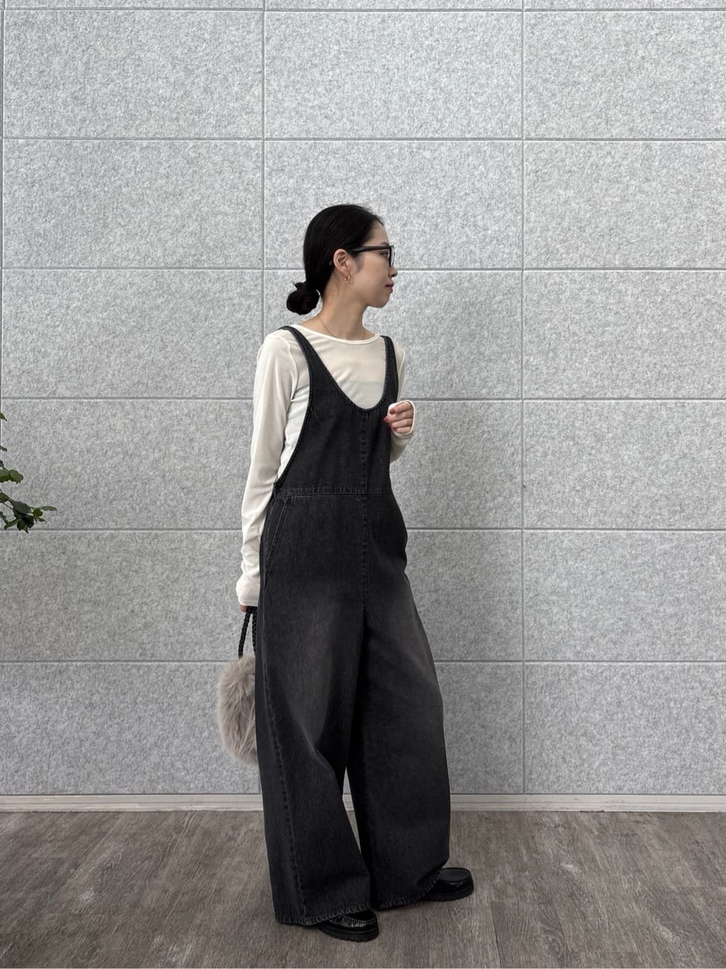 ひなさんの「INDIVI｜デニムサロペット」を使ったコーディネート