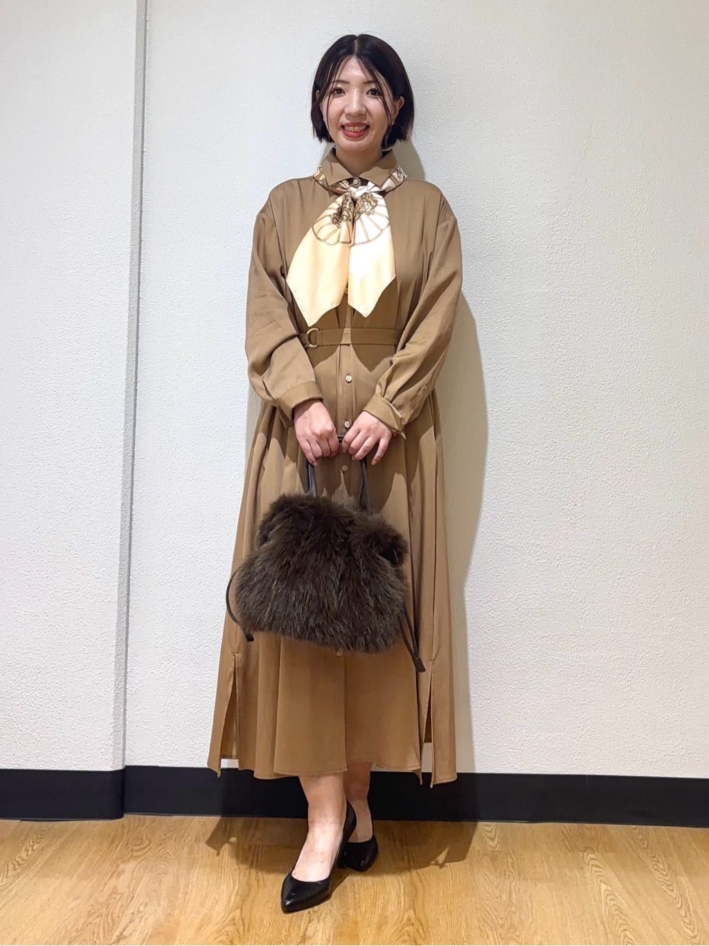 MIKIKOさんの「UNTITLED｜【前開きボタン/ベルト付/羽織シャツ/】2WAYトレンチ風ワンピース」を使ったコーディネート