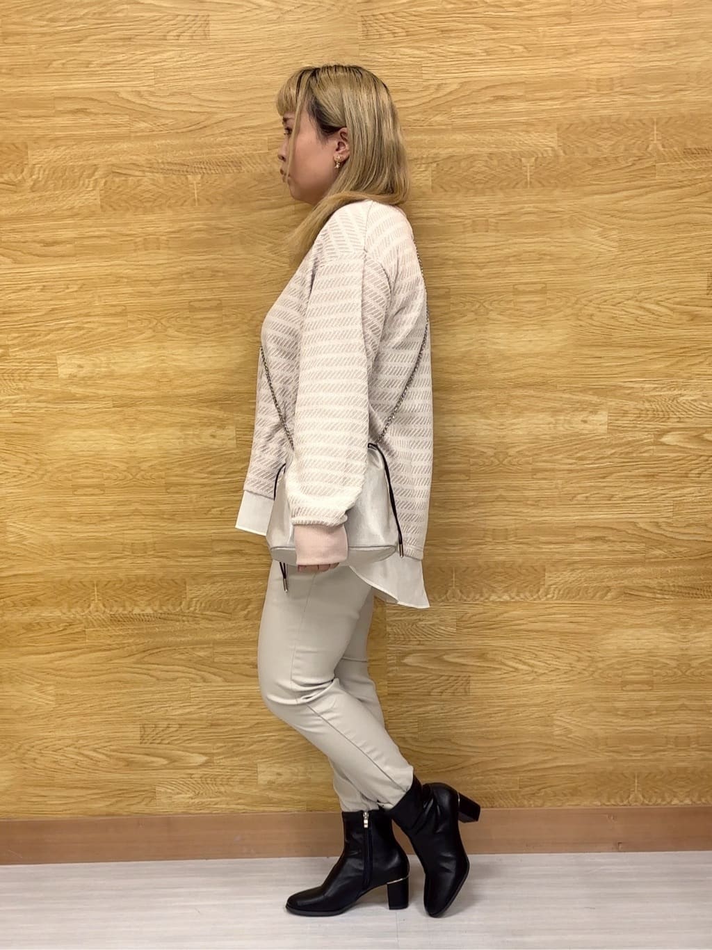 ぁむさんの「SHOO･LA･RUE｜【S-LL/体型カバー】気負わず着られる ジャカード裾フェイクトップス」を使ったコーディネート