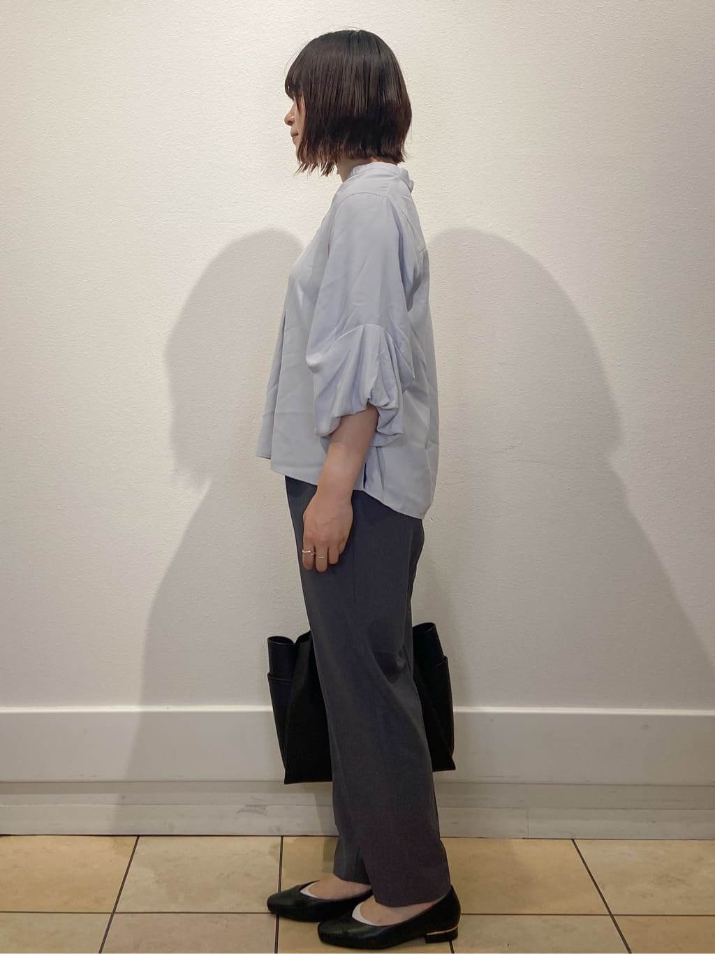 kimiさんの「index｜スキッパーバルーンスリーブブラウス【洗濯機洗い可／イージーアイロン】」を使ったコーディネート