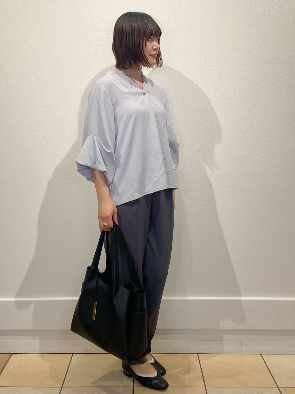 kimiさんの「index｜スキッパーバルーンスリーブブラウス【洗濯機洗い可／イージーアイロン】」を使ったコーディネート