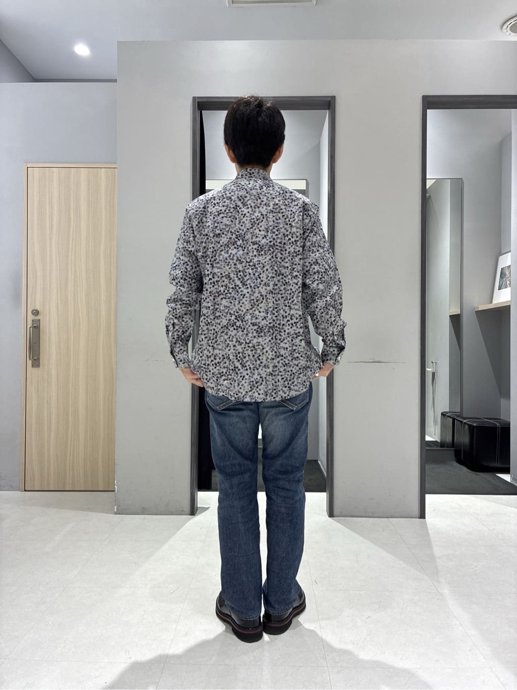 わいずみさんの「TAKEO KIKUCHI｜ストライプ小花 長袖シャツ」を使ったコーディネート