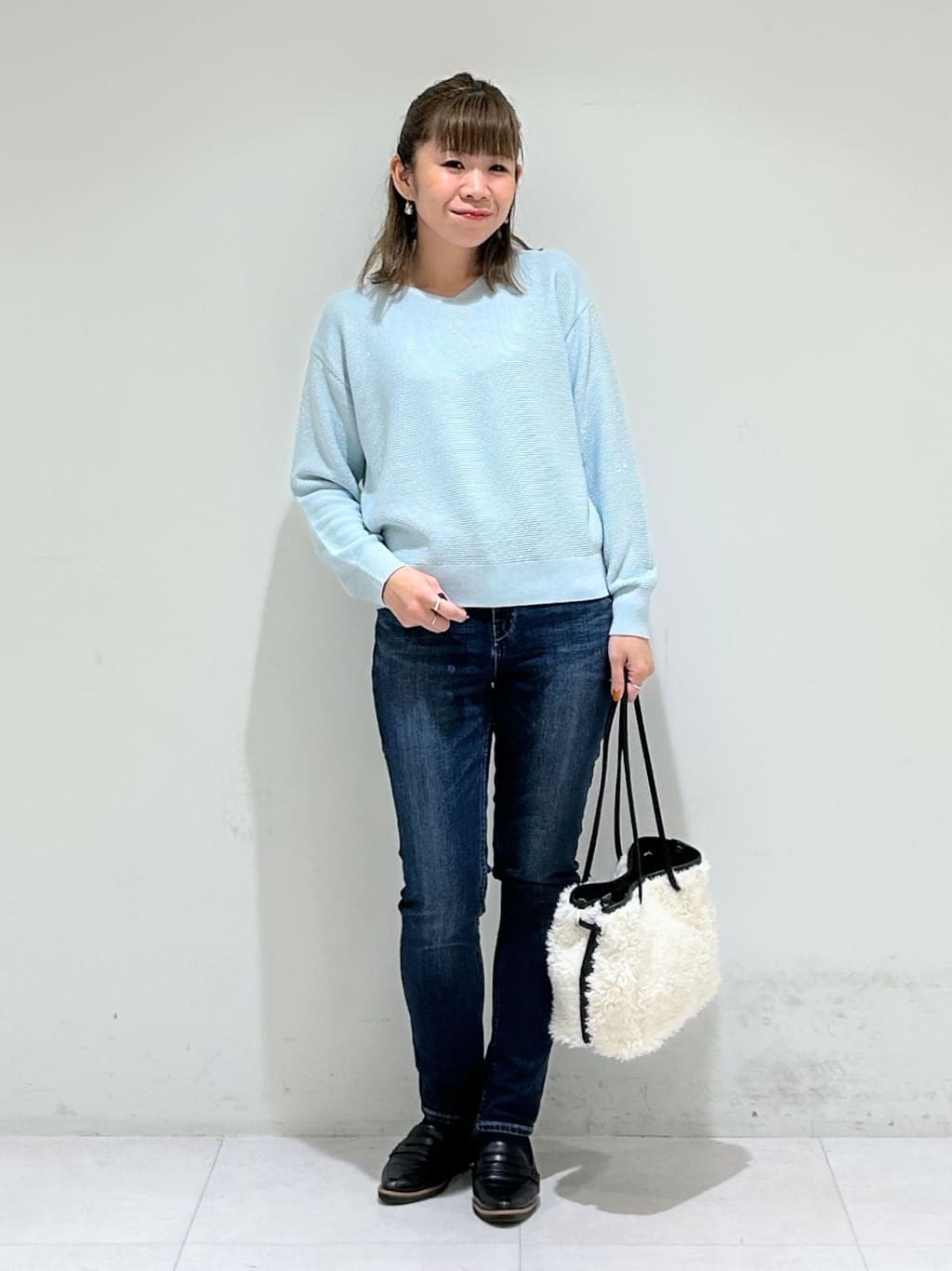 tsuyuさんの「INDIVI｜ボアミドルバッグ」を使ったコーディネート