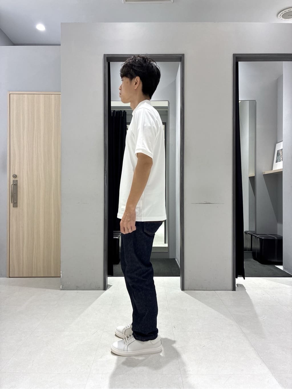 わいずみさんの「TAKEO KIKUCHI｜【3D ナイロン ストレッチ】ジップアップ フードブルゾン」を使ったコーディネート