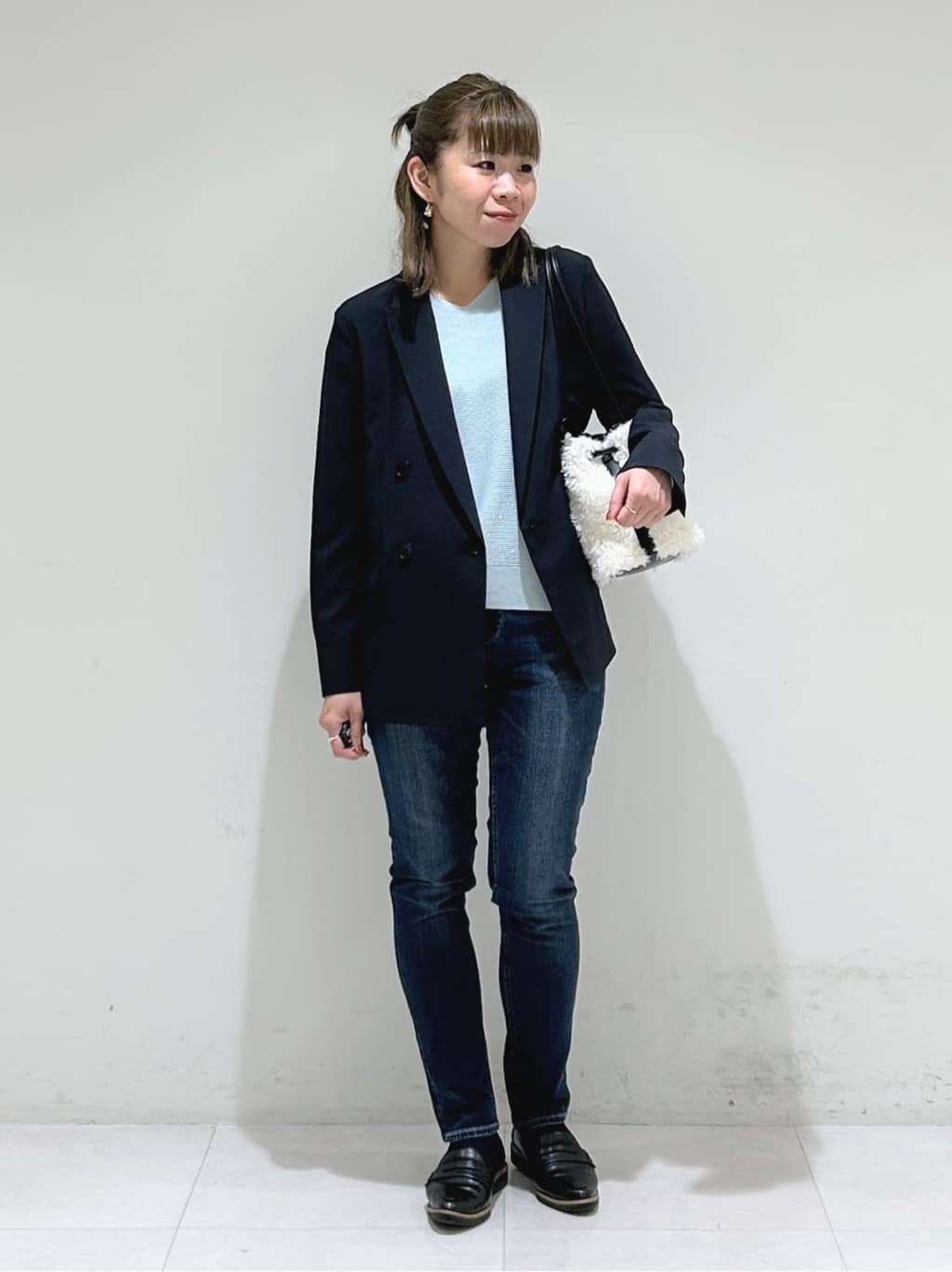 tsuyuさんの「INDIVI｜ボアミドルバッグ」を使ったコーディネート