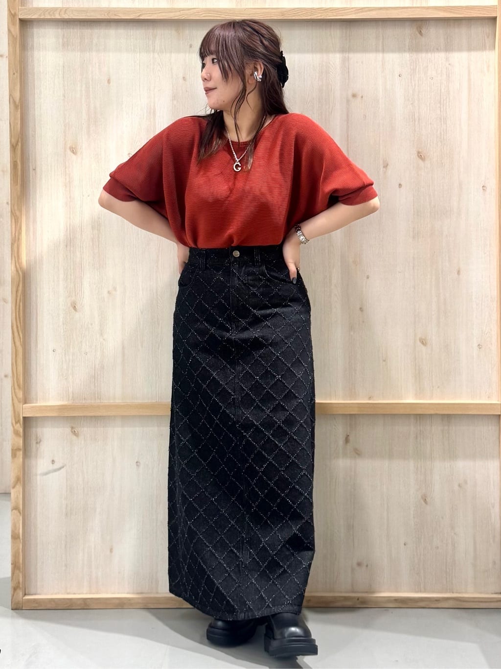 nanaさんの「THE SHOP TK｜6分袖ガータードルマンニット【エコベロ/洗濯機OK】」を使ったコーディネート