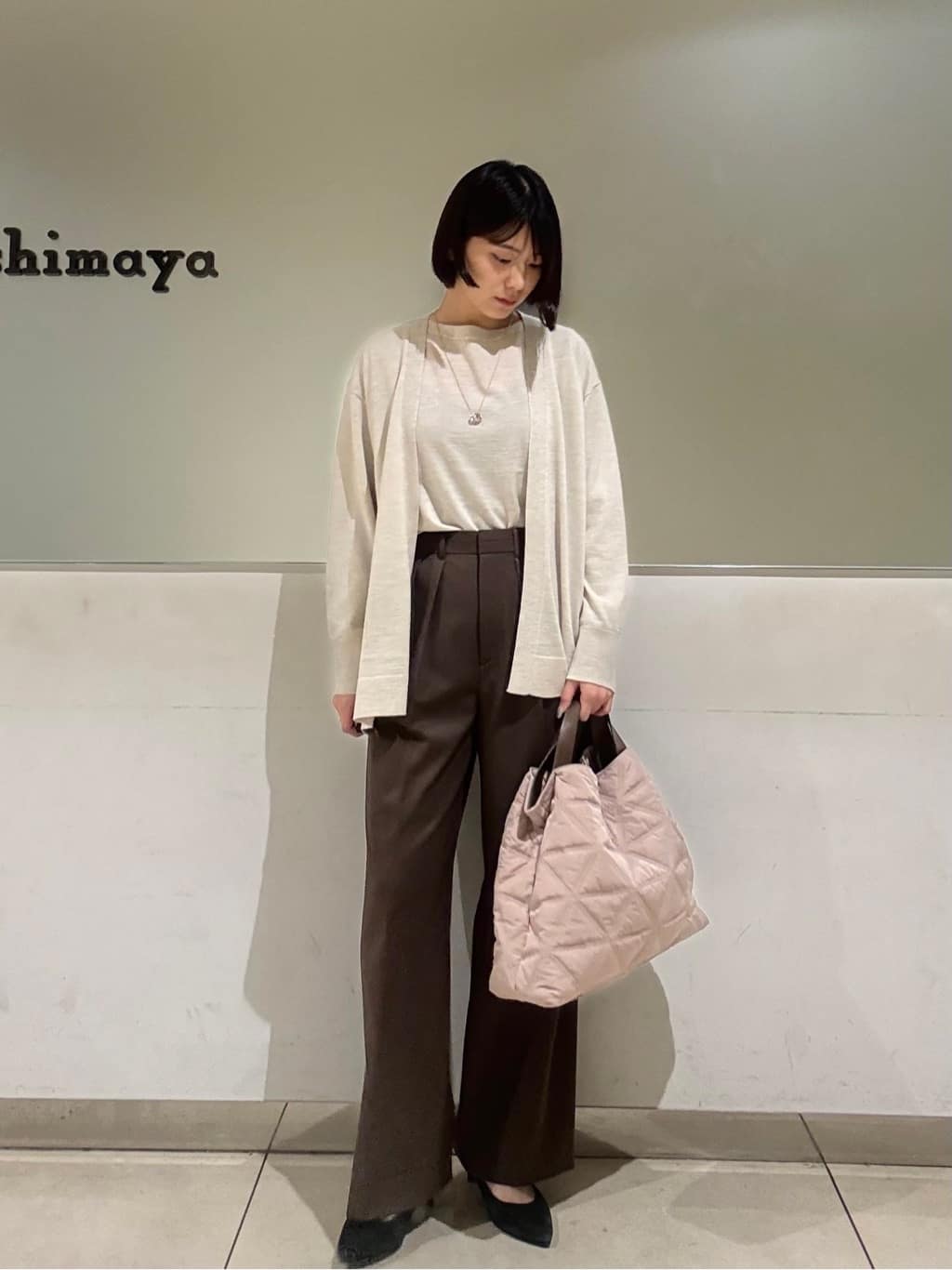 Itoさんの「UNTITLED｜【洗える/はっ水/後ろウエストゴム】ストレッチ2タックワイドパンツ」を使ったコーディネート
