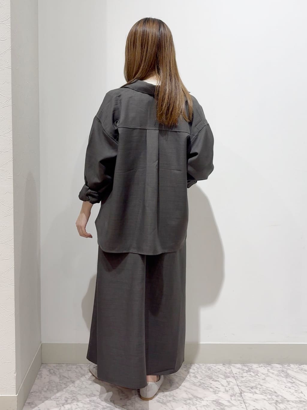 しかっちさんの「grove｜【カセット服/選べる着丈】洗濯機で洗えるオーバーシャツ」を使ったコーディネート