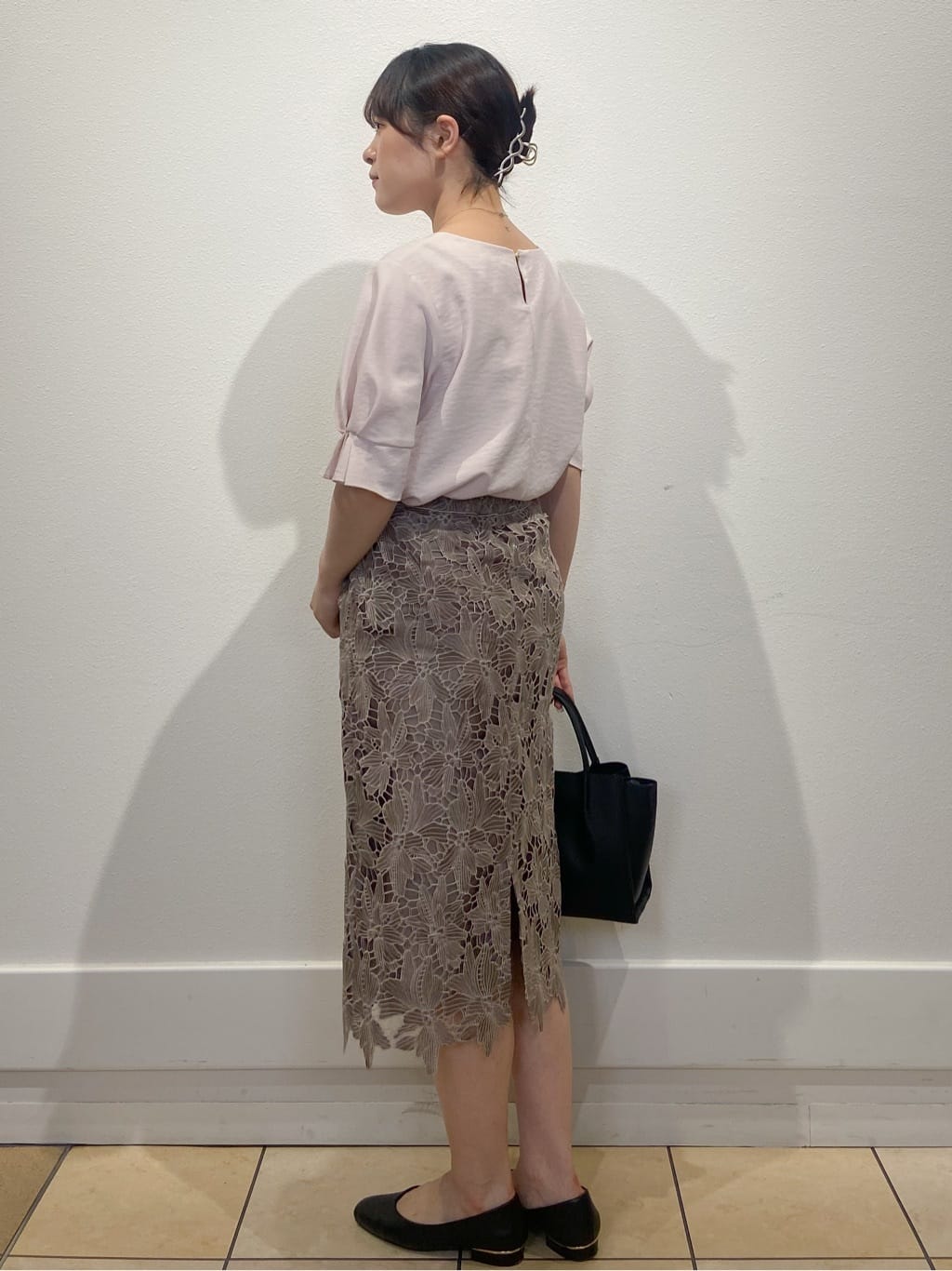 kimiさんの「index｜《8色展開／XS-LLサイズ》タックパフスリーブブラウス【洗濯機洗い可／吸水速乾／防シワ／抗ピル】」を使ったコーディネート