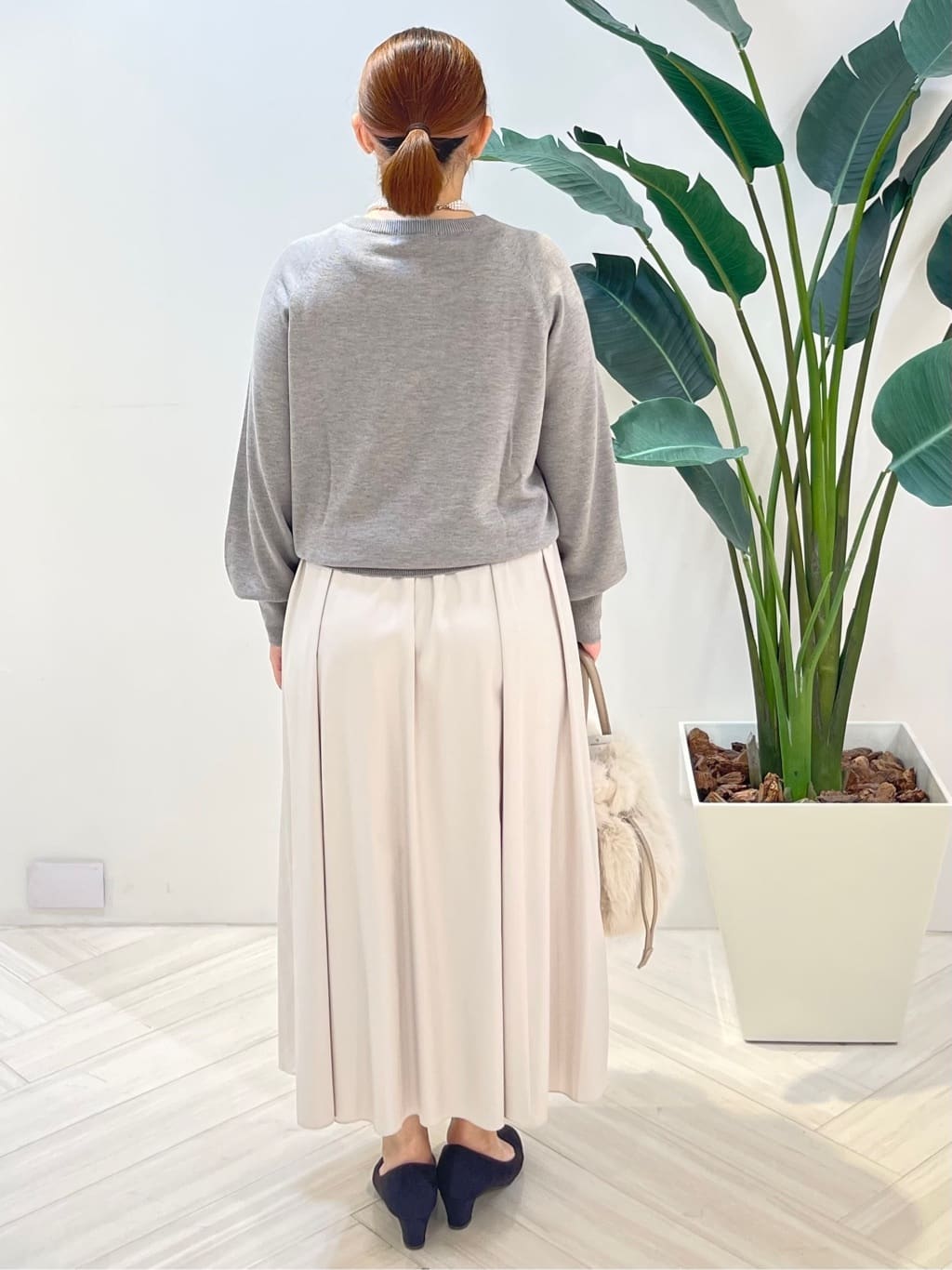 Tomoさんの「UNTITLED｜【8色展開／コンパクト丈】レーヨン混 コクーンニット」を使ったコーディネート