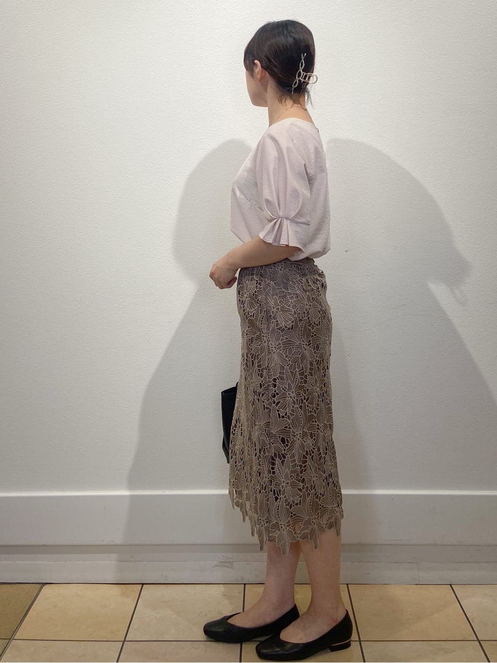 kimiさんの「index｜《8色展開／XS-LLサイズ》タックパフスリーブブラウス【洗濯機洗い可／吸水速乾／防シワ／抗ピル】」を使ったコーディネート