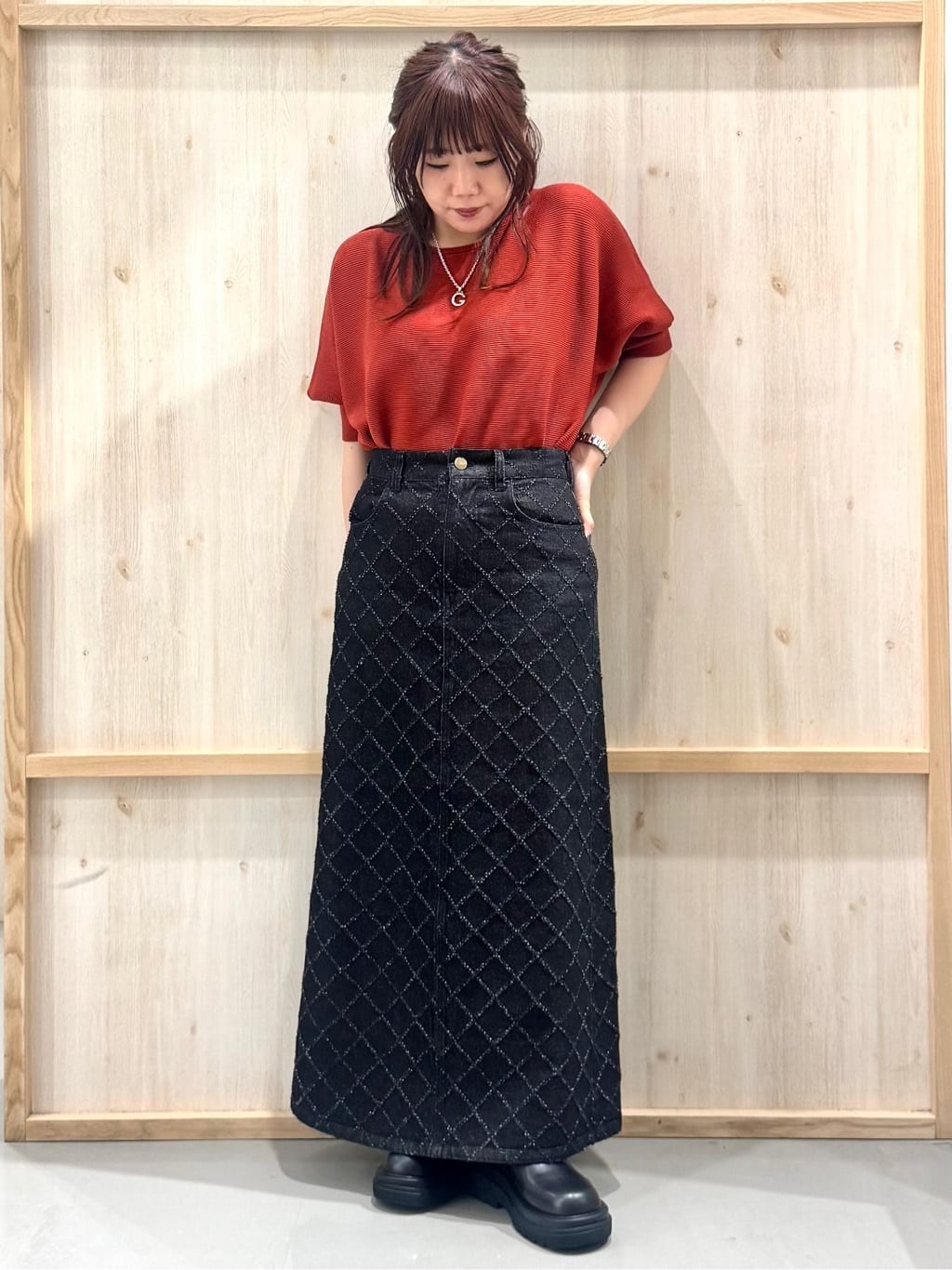 nanaさんの「THE SHOP TK｜6分袖ガータードルマンニット【エコベロ/洗濯機OK】」を使ったコーディネート