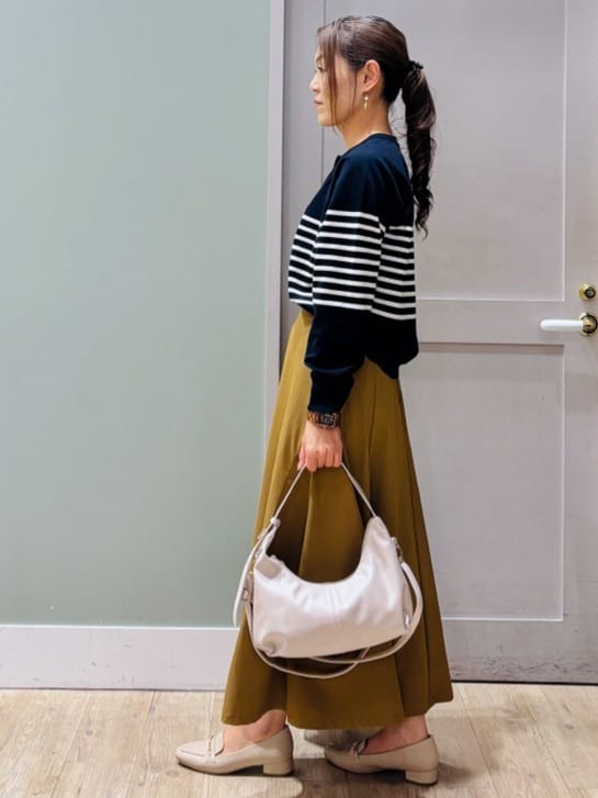 Komi☆さんの「grove｜【洗える】シンプルに映える、ラグランスリーブカーディガン」を使ったコーディネート