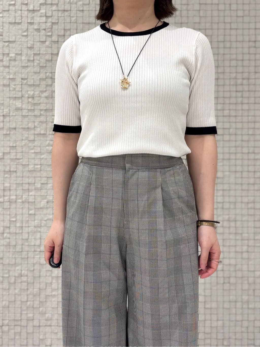 sakuさんの「INDIVI｜【褒められパンツ】ワンタックワイドパンツ」を使ったコーディネート