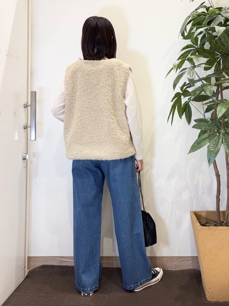 宗形さんの「SHOO･LA･RUE｜【洗える/S-LL】上品見え ベロア調シアートップス」を使ったコーディネート