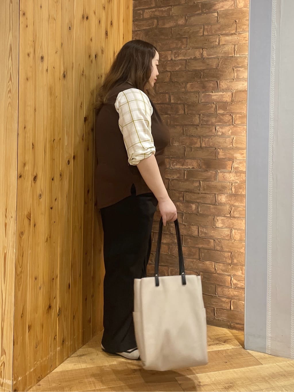 Risaさんの「SHOO･LA･RUE｜【高レビュー/S-LL】1枚で決まる お袖チェック 異素材使いトップス」を使ったコーディネート