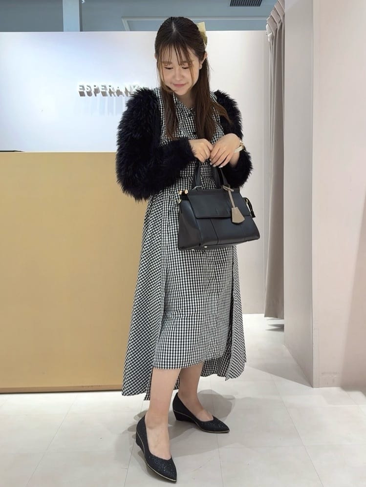 neinaさんの「ESPERANZA｜ポインテッドウェッジパンプス」を使ったコーディネート