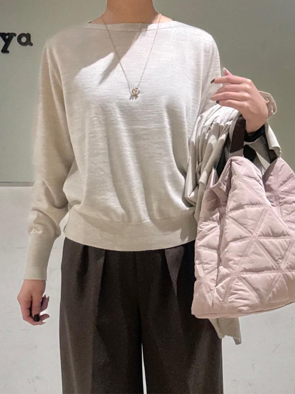 Itoさんの「UNTITLED｜【洗える/はっ水/後ろウエストゴム】ストレッチ2タックワイドパンツ」を使ったコーディネート