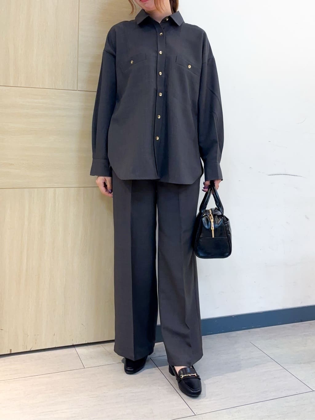 nanaさんの「grove｜【カセット服/選べる着丈】洗濯機で洗えるオーバーシャツ」を使ったコーディネート