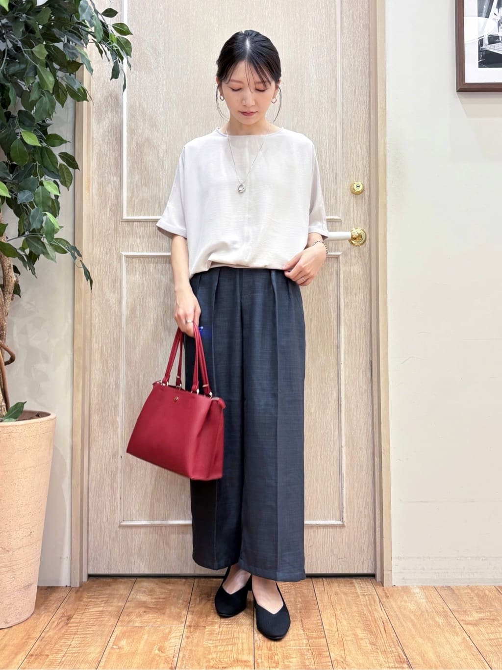 なみさんの「SHOO･LA･RUE｜【洗濯後しわになりにくい】さらっとタッチの 5分袖ドルマンブラウス」を使ったコーディネート
