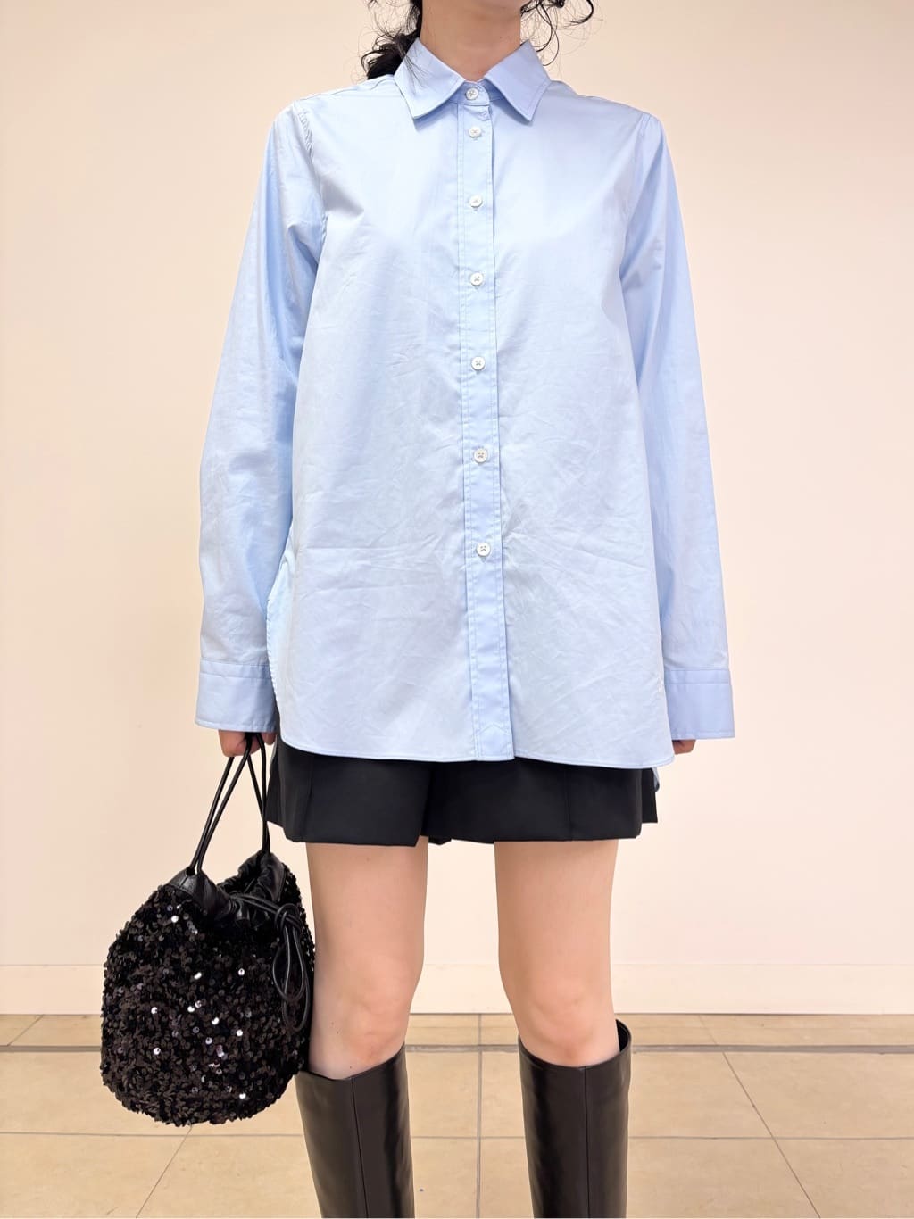 YOKOTAさんの「DRESSTERIOR｜スパンコール2WAY巾着バッグ」を使ったコーディネート