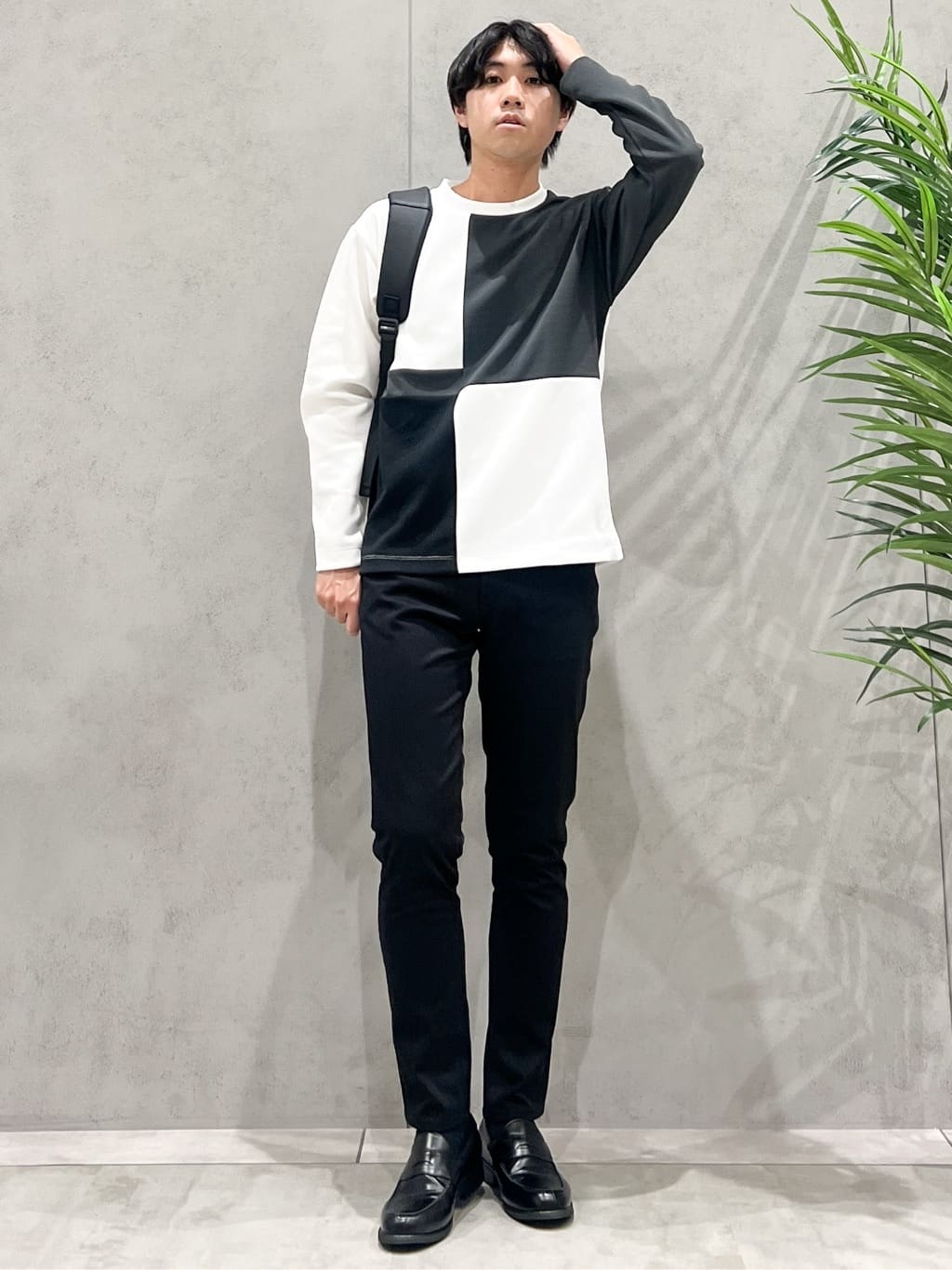 SHI-MAさんの「THE SHOP TK｜【一枚で着映える】パターンブロッキング長袖Tシャツ 洗濯機OK」を使ったコーディネート