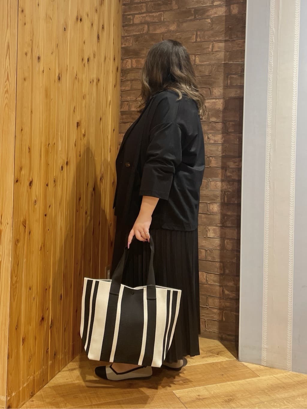 Risaさんの「SHOO･LA･RUE｜グラフィックアソート BIGロンT」を使ったコーディネート