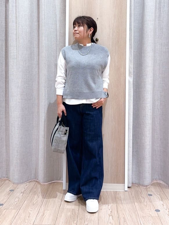 naoさんの「grove｜ニットベスト&times;シャツセット」を使ったコーディネート