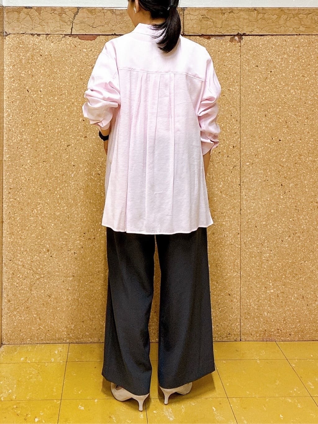 hattoriさんの「INDIVI｜【UVケア／SETUP可能】エアリージョーゼット ワイドパンツ」を使ったコーディネート