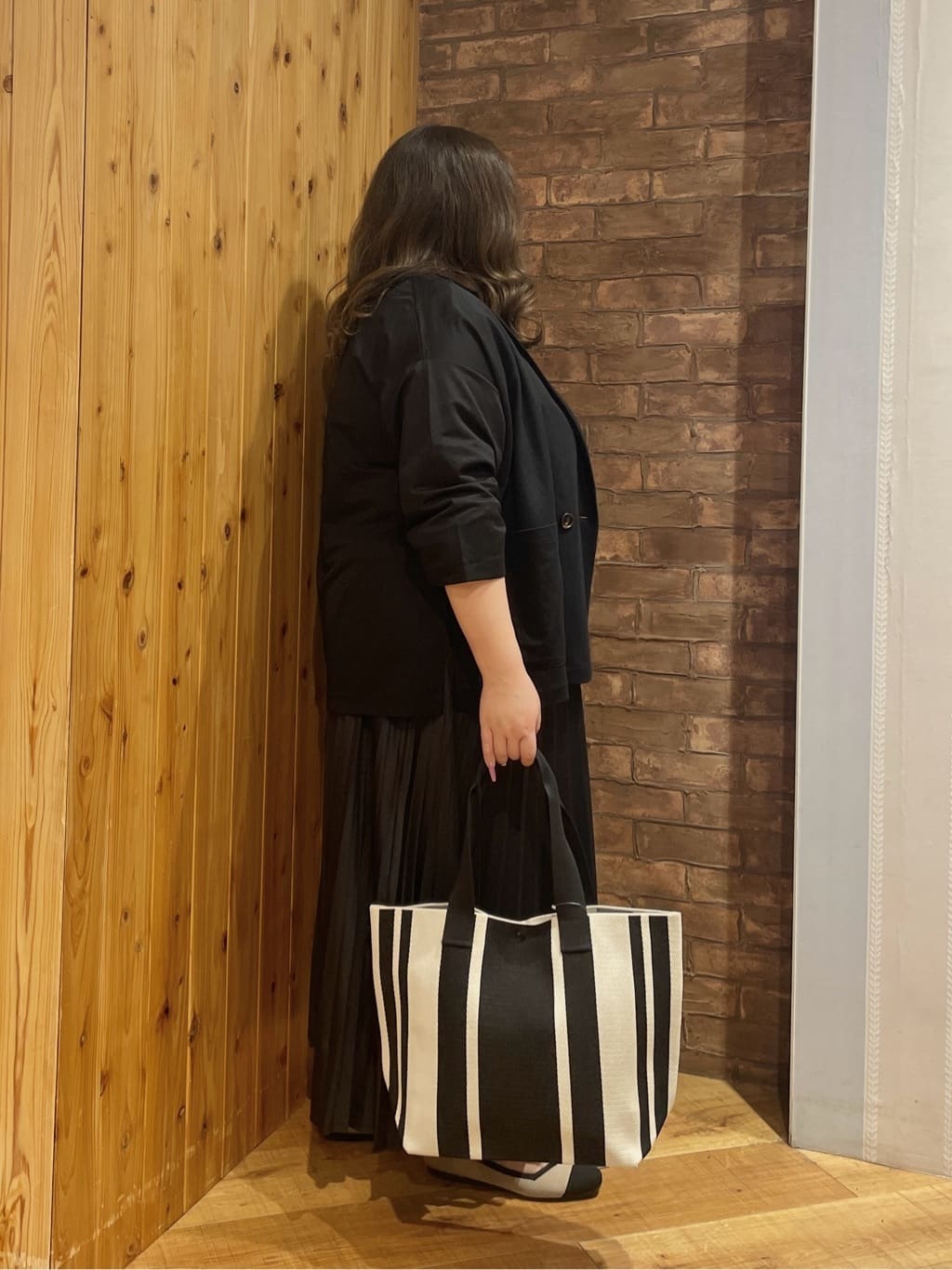Risaさんの「SHOO･LA･RUE｜グラフィックアソート BIGロンT」を使ったコーディネート