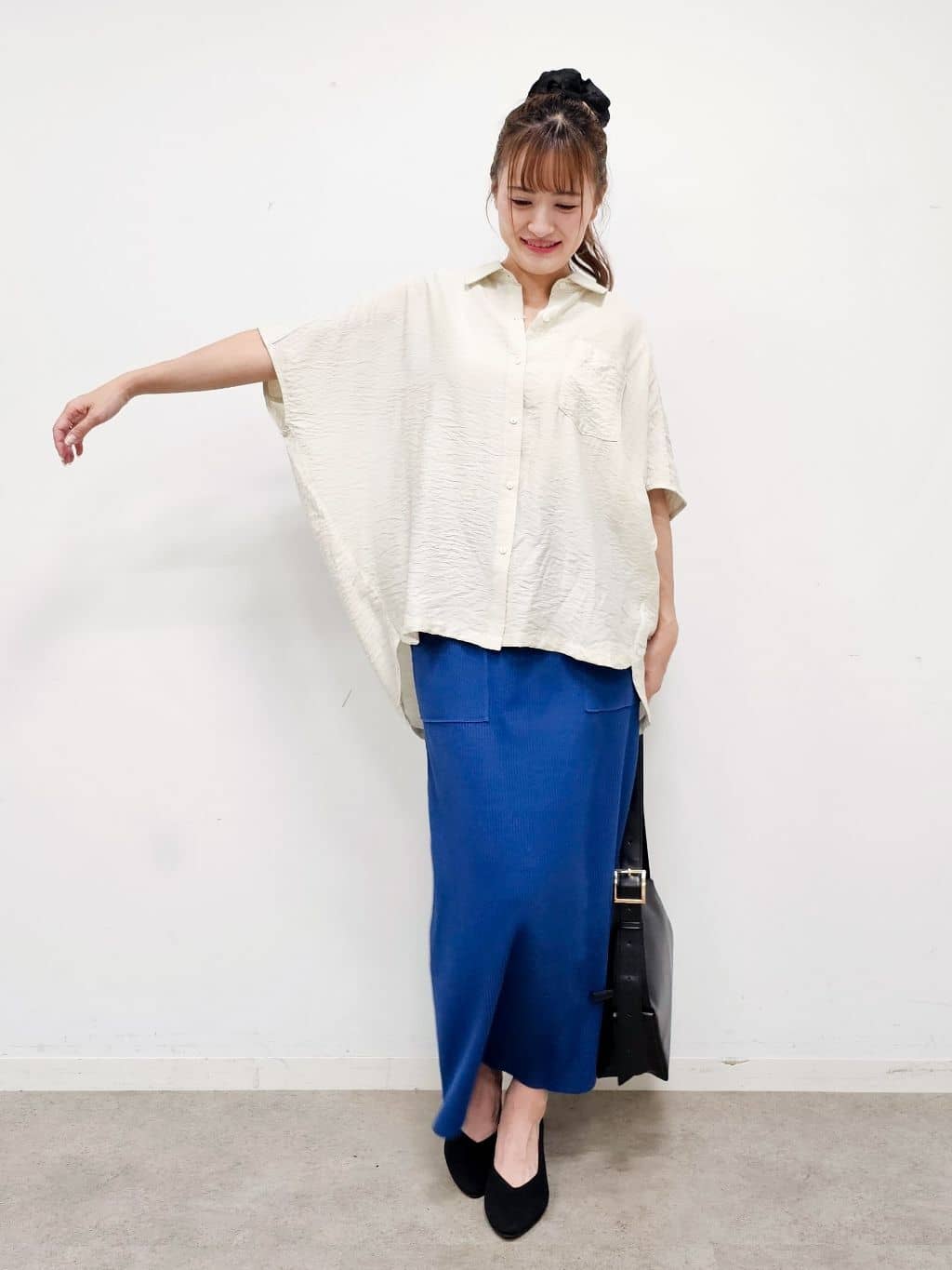 ゆゆさんの「SHOO･LA･RUE｜【洗える/S-LL/5分袖】1枚でも羽織としても。さらさらドレープシャツ」を使ったコーディネート