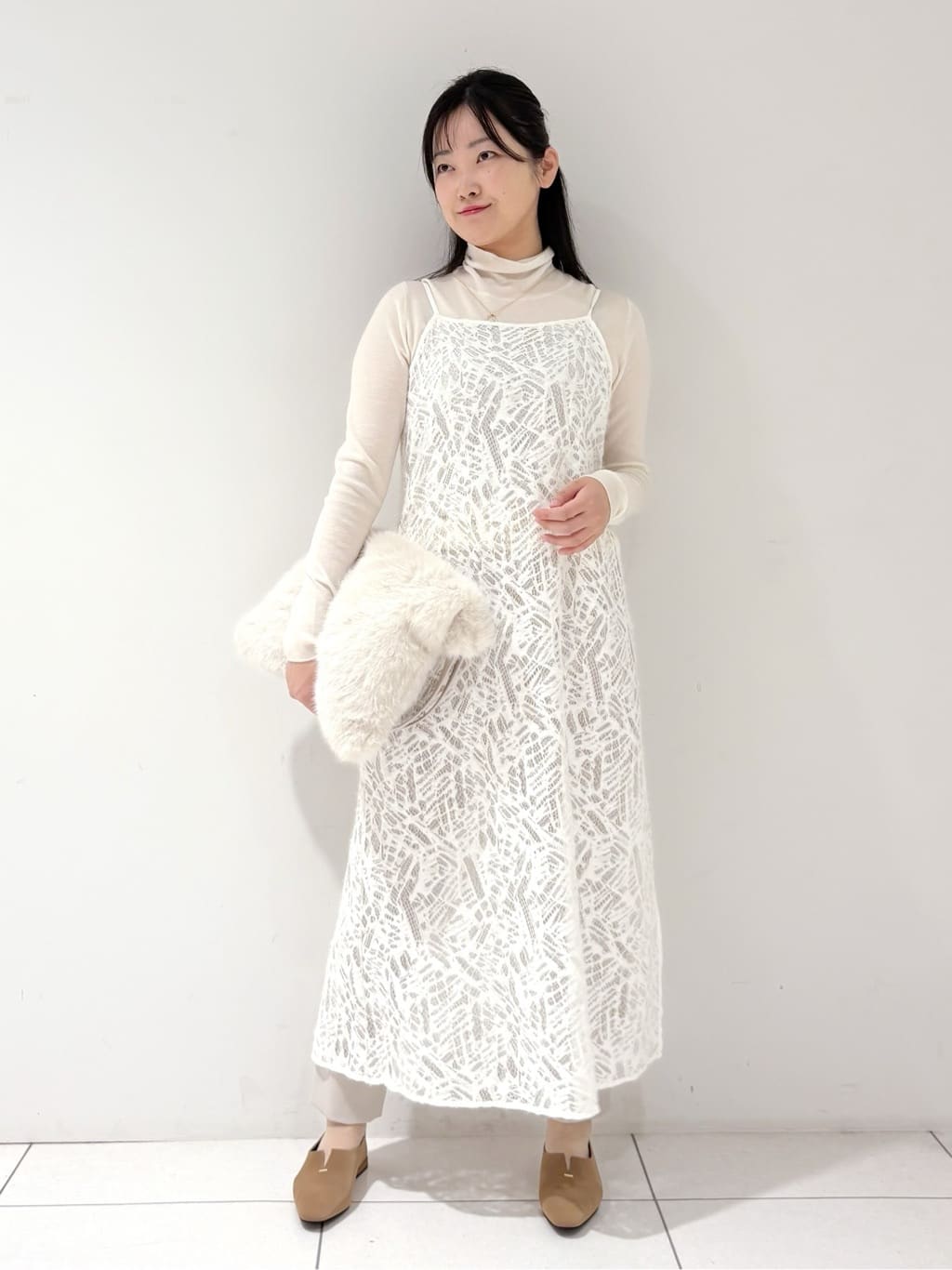 momokoさんの「INDIVI｜【洗える／薄手／ラメ】シアーラメニット」を使ったコーディネート