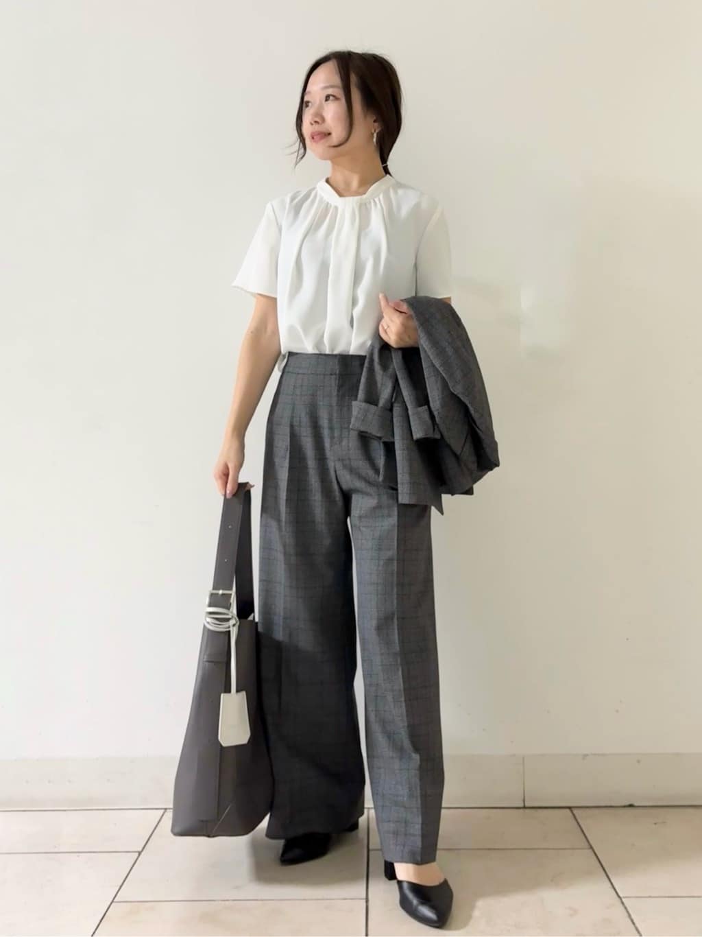 kahoさんの「INDIVI｜【褒められパンツ】ワンタックワイドパンツ」を使ったコーディネート