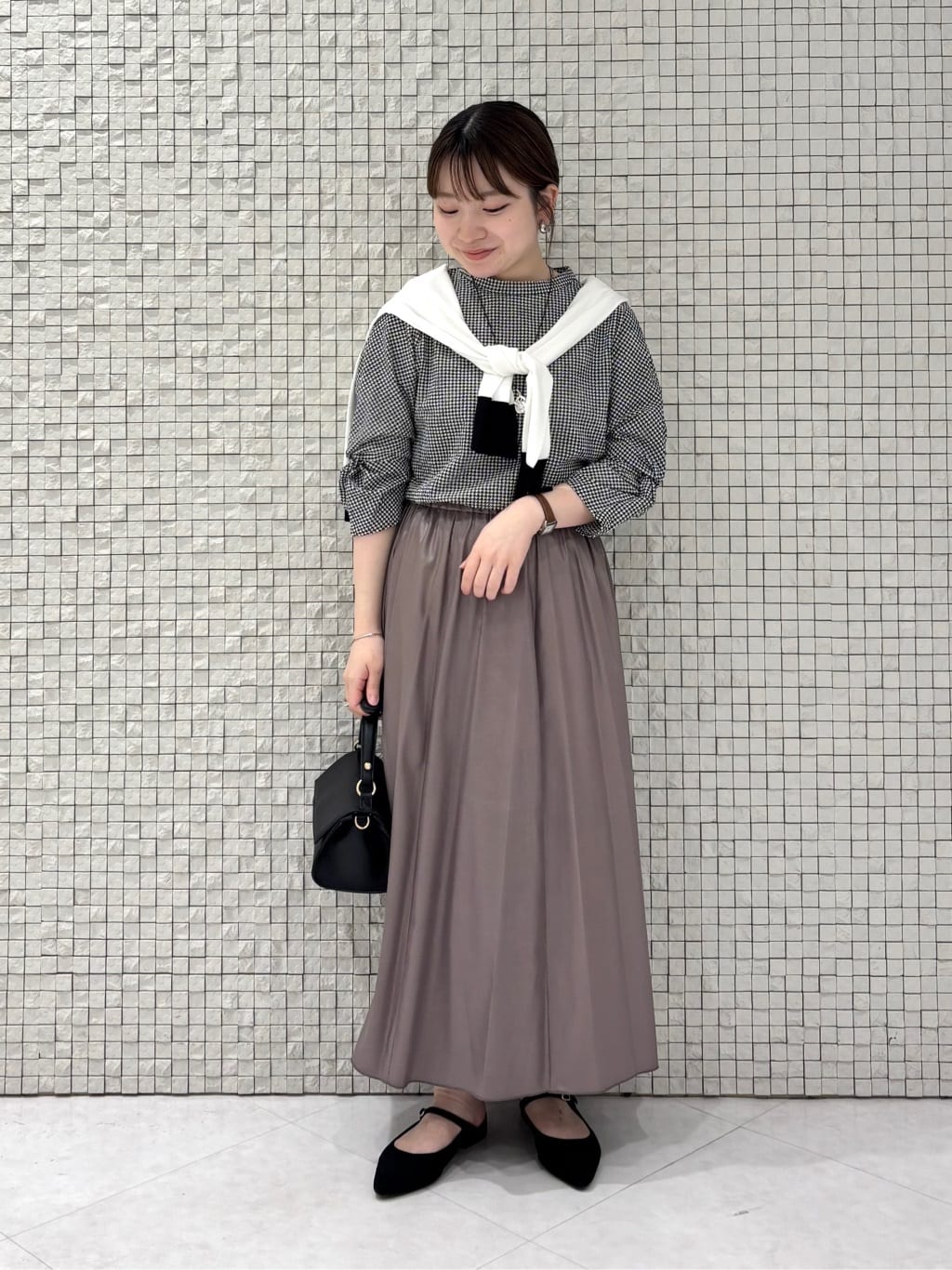 sakuさんの「INDIVI｜レザー調ギャザースカート」を使ったコーディネート