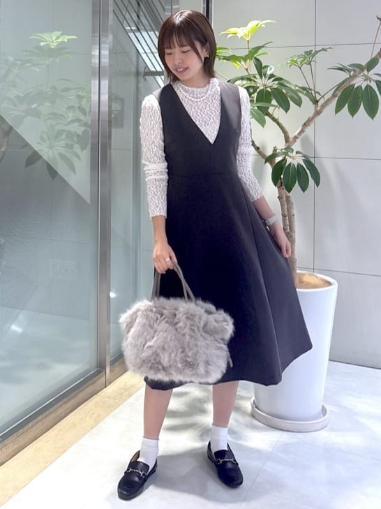 yukaさんの「UNTITLED｜【Aライン/ワンピース】Vネックジャンパースカート」を使ったコーディネート