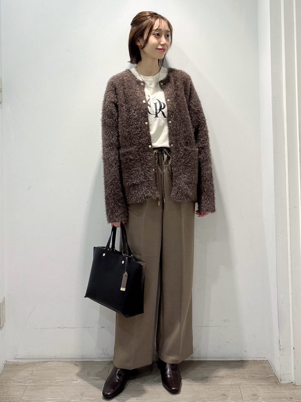 ぶまりんさんの「OPAQUE.CLIP｜ロングロゴTシャツ【洗濯機OK】」を使ったコーディネート