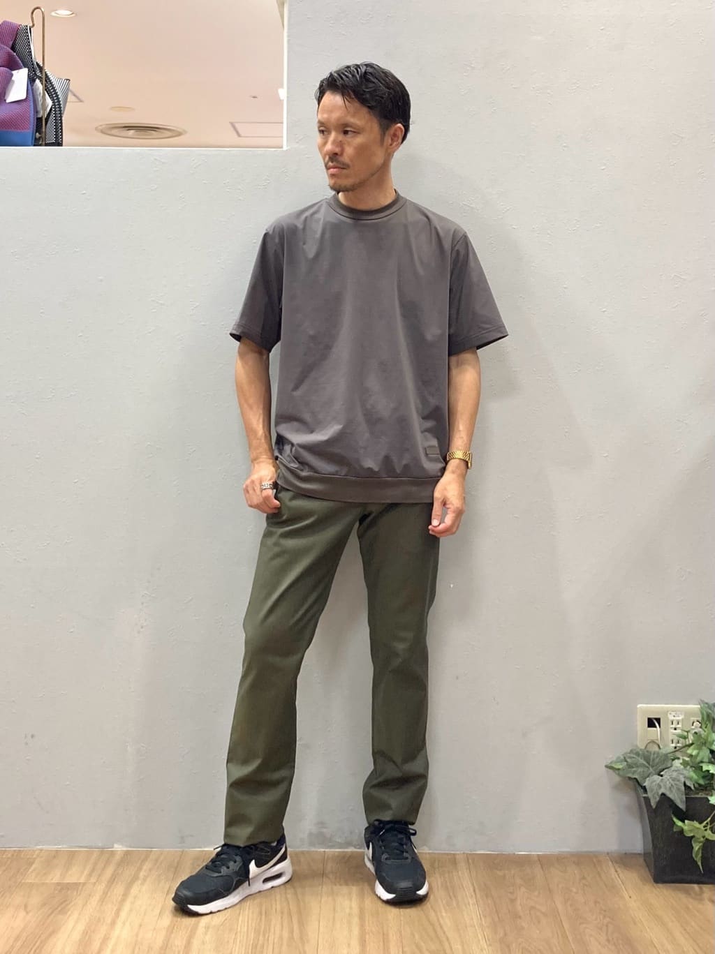 シュンさんの「TAKEO KIKUCHI｜【抗菌防臭/シーズンレス】シアサッカーギンガムチェック ストレッチシャツ」を使ったコーディネート