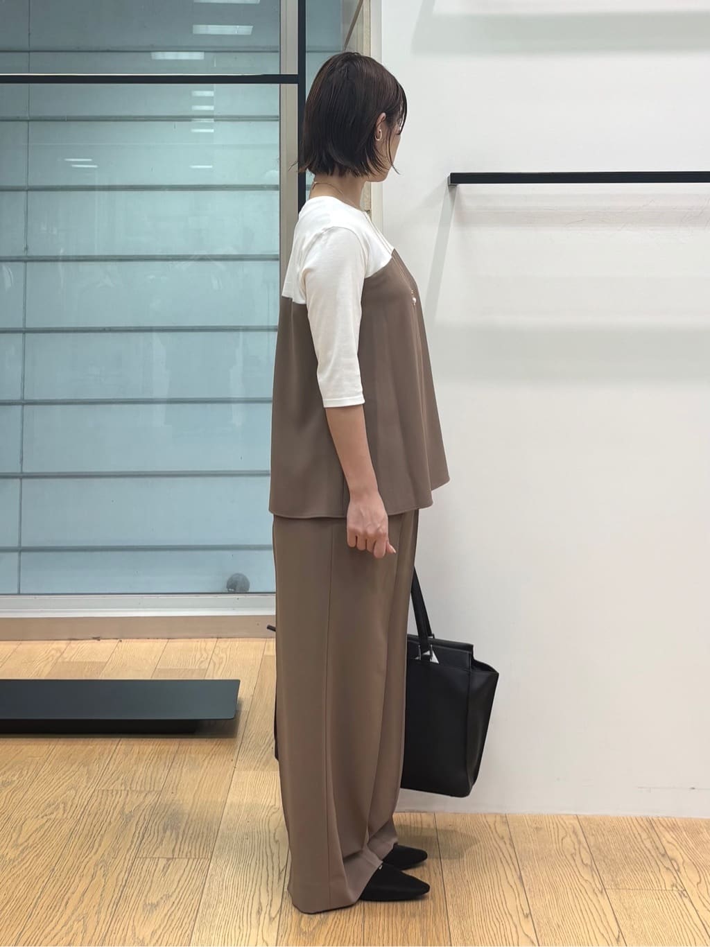 asamiさんの「INDIVI｜【セットアップ可能】ビスチェレイヤード風トップス」を使ったコーディネート