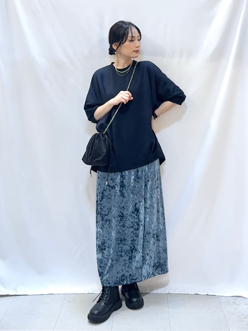 𝐇𝐢𝐫𝐨𝐦𝐢さんの「SHOO･LA･RUE｜【S-LL/体型カバー】とろみ感が心地よい 裾タック ドルマンチュニック」を使ったコーディネート