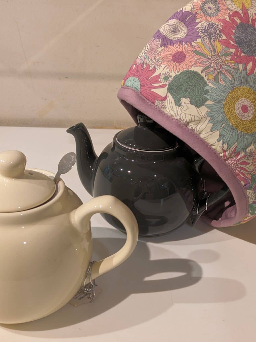 しましまさんの「212 KITCHEN STORE｜ファームハウス ティーポット ミッドナイトフォレスト ２カップ ＜London Pottery  ロ」を使ったコーディネート