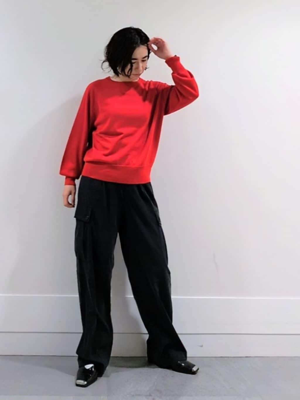 ミズタさんの「UNTITLED｜【8色展開／コンパクト丈】レーヨン混 コクーンニット」を使ったコーディネート