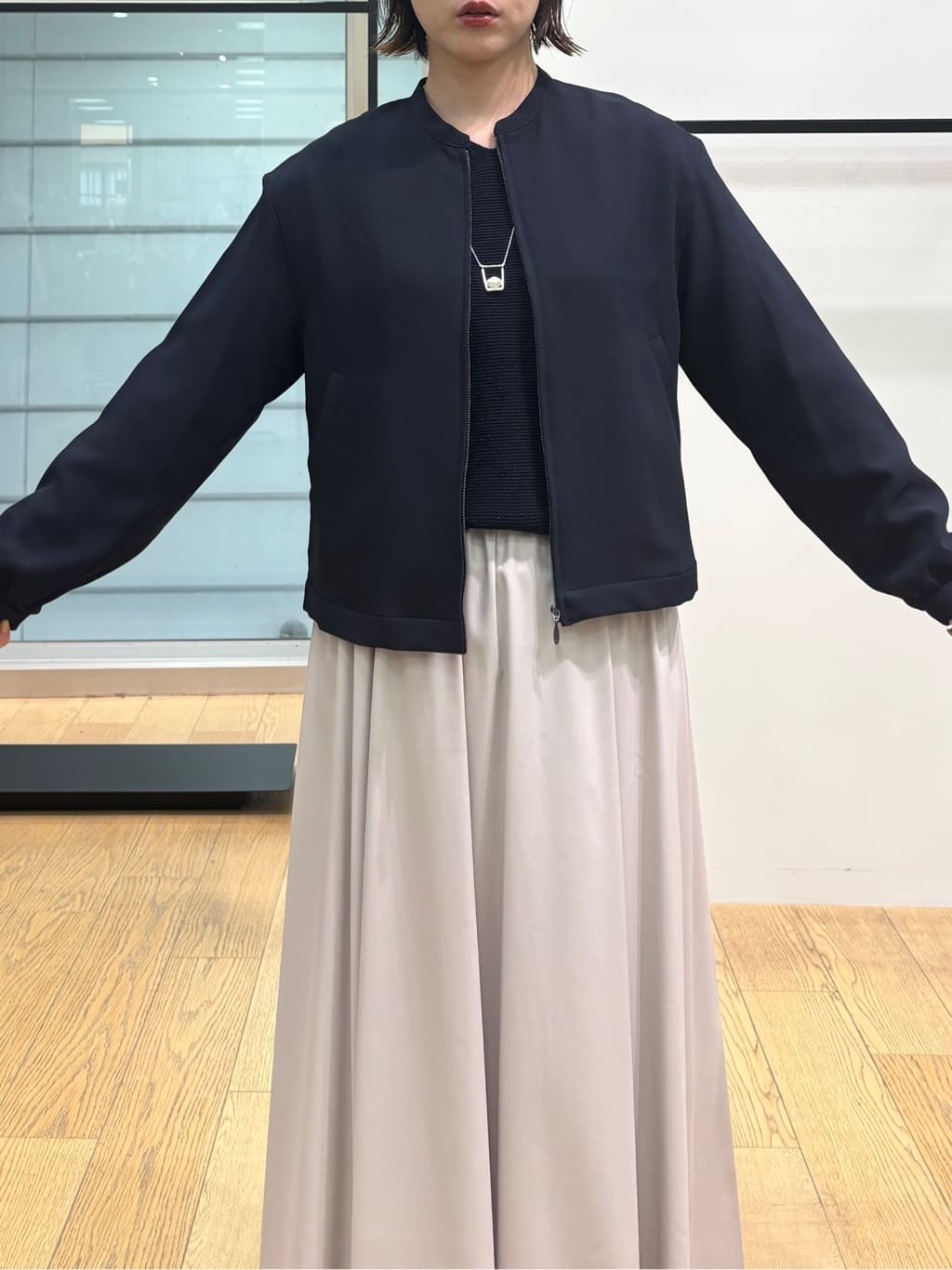 asamiさんの「INDIVI｜【ウール混ラメ素材】Vネック煌めきニット」を使ったコーディネート