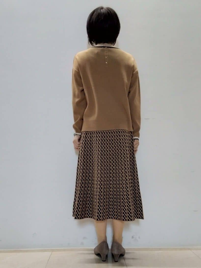 tokuさんの「Reflect｜【WEB先行カラーあり／セットアップ可】幾何調柄ニットスカート」を使ったコーディネート