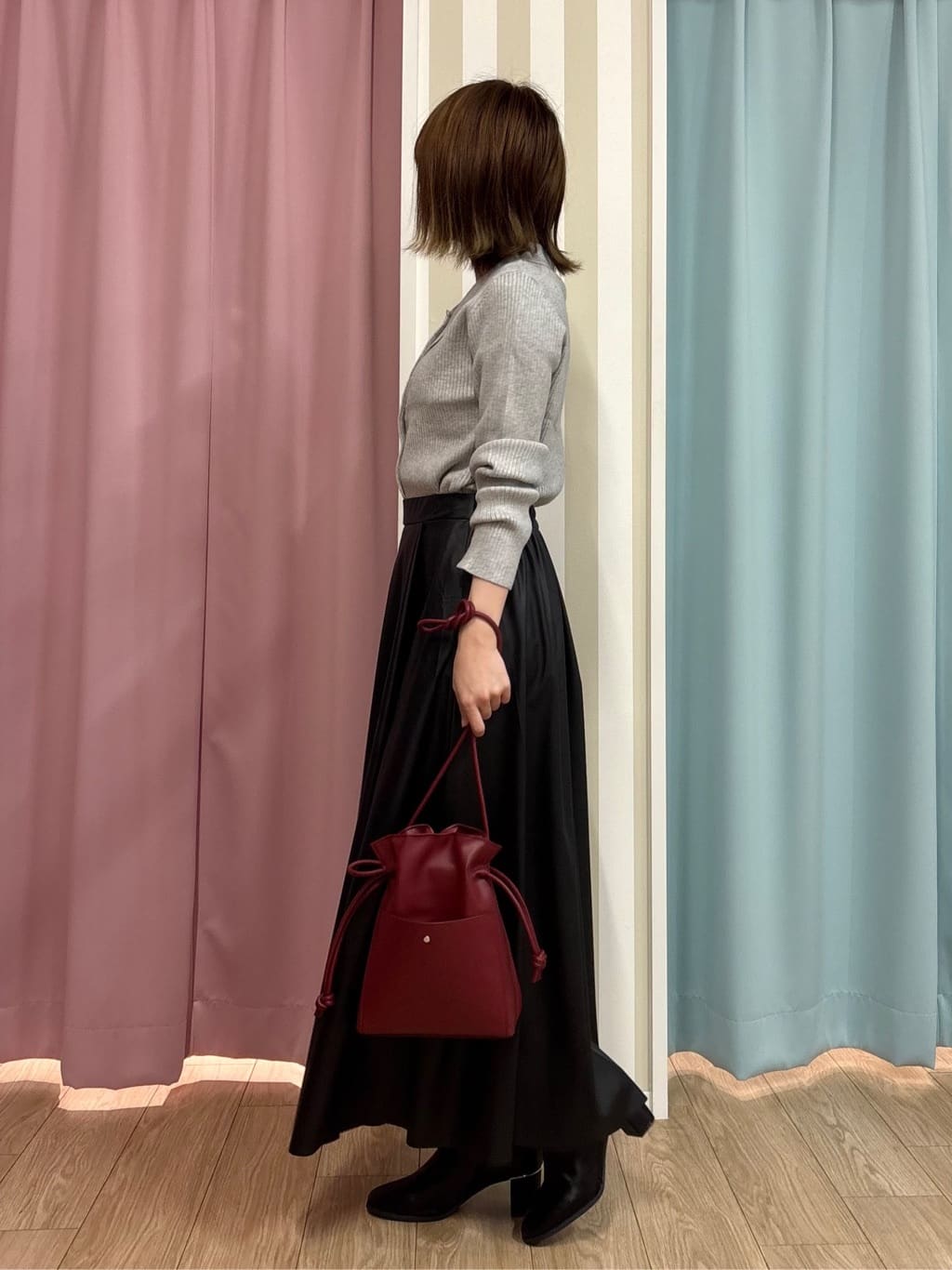 mikiさんの「SHOO･LA･RUE｜【S-LL】大人の抜け感 合皮フレアスカート」を使ったコーディネート