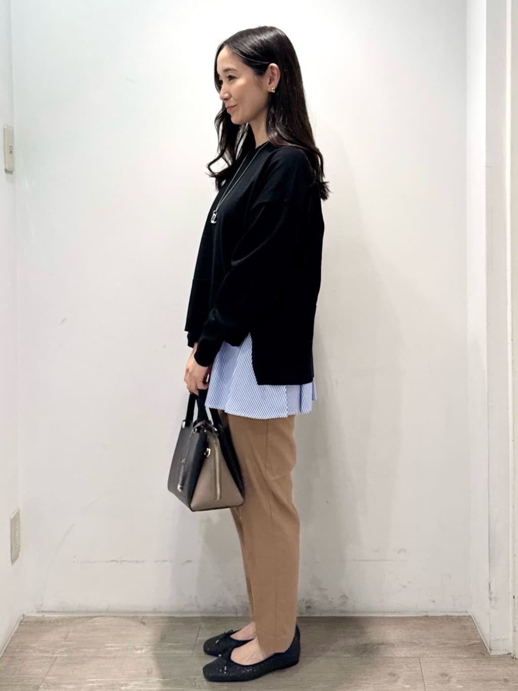 yuicciさんの「OPAQUE.CLIP｜《ツインセット》リラクシーサイドスリットニット&times;ドッキングタンク【洗濯機洗い可】」を使ったコーディネート