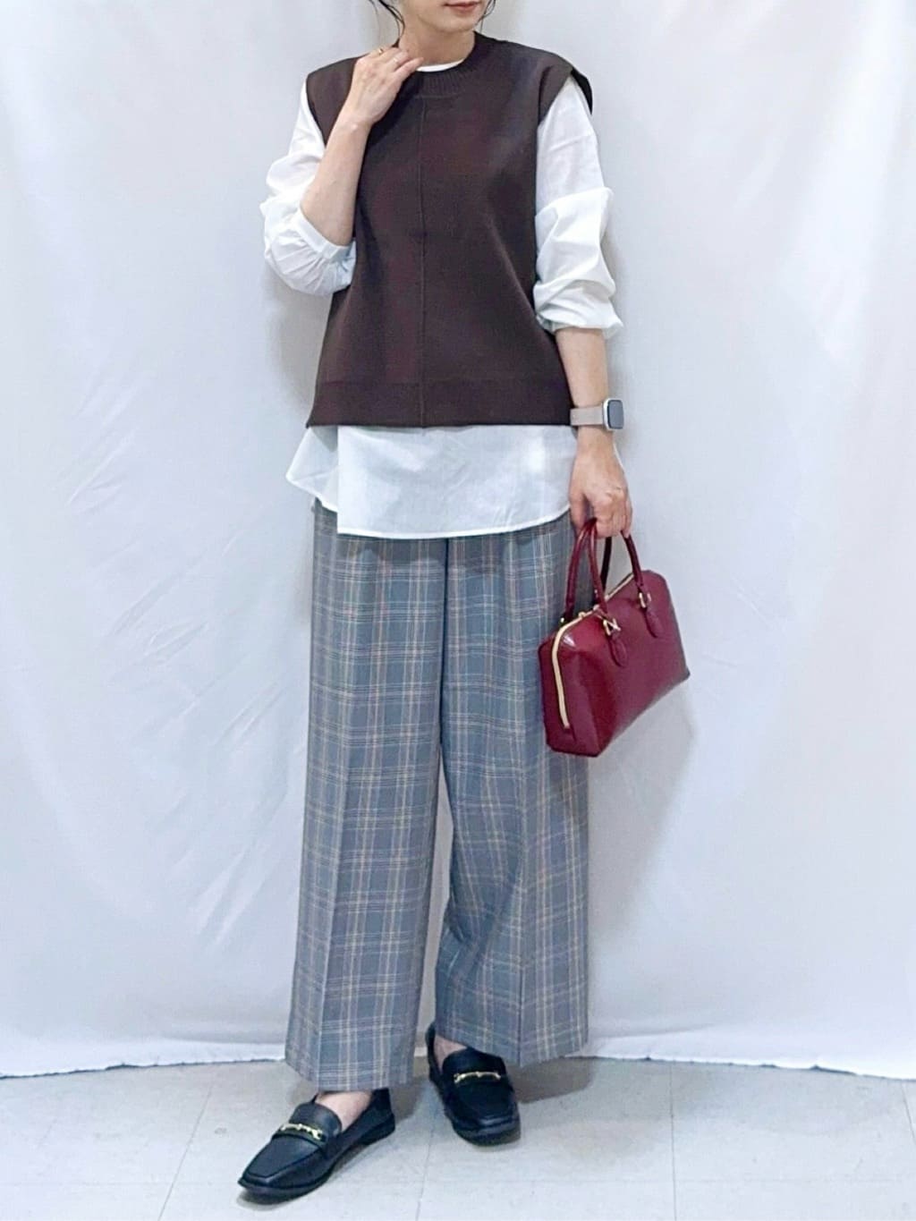𝐇𝐢𝐫𝐨𝐦𝐢さんの「SHOO･LA･RUE｜【洗濯機可/S-LL】すっきり上品きれい見え タックワイドパンツ」を使ったコーディネート