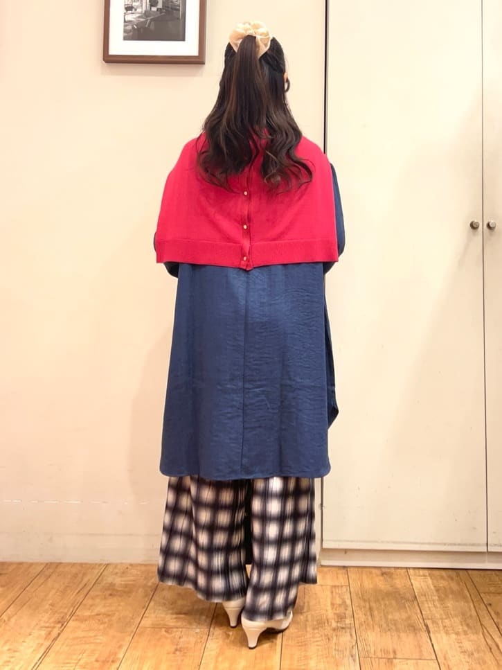 AIRIさんの「SHOO･LA･RUE｜【S-LL/体型カバー】さらっとしたタッチが魅力 デニムライクチュニック」を使ったコーディネート